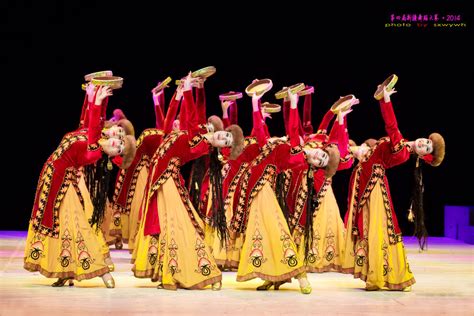 新疆舞基本动作 民族舞基本功训练