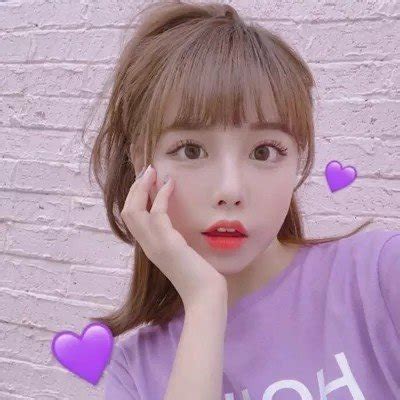 女生头像温柔粉紫