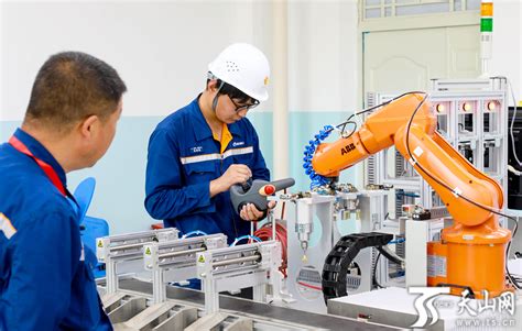 大专就业班：工业机器人-沈阳万业技工学校