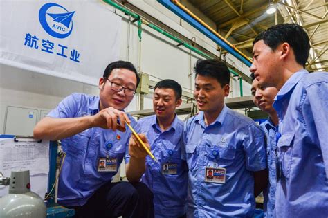 在建设科技强国中谱写青春之歌——大国创新中的青年“突击队” - 周到上海