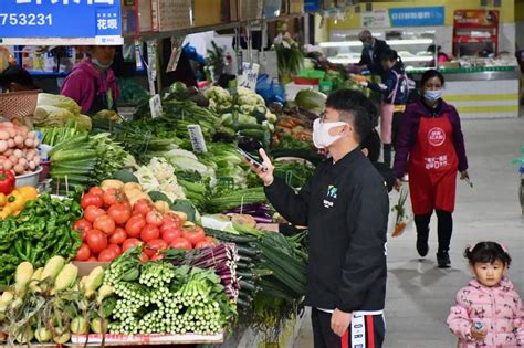 广州菜价一路涨涨涨 市民感叹“快舍不得买了”_凤凰网