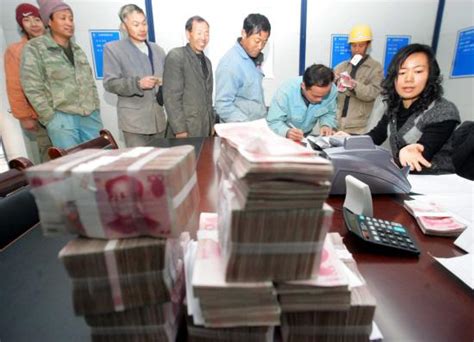 在中国月收入1万是什么水平？今天这两个话题很多人都有话说-上游新闻 汇聚向上的力量