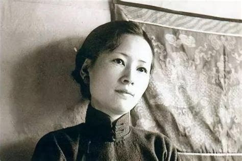 张冰心图片