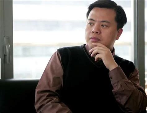 中国首富陈天桥：靠网游《传奇》发家，捐70亿给美国，如今怎样了
