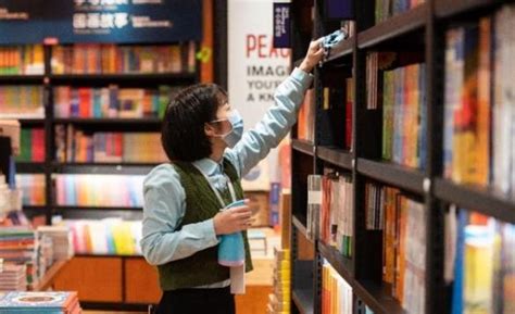 江门四阅新华书店揭晓，如何站在运营角度打造_书店装修，诠释设计之美，缔造空间之魂