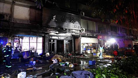 广东英德KTV火灾18名遇难者身份查明：15男3女 两人来自外地|界面新闻 · 中国