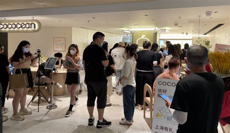 探访椰子制品cococean上海首店：现场点单排队约30分钟，主要客群为年轻女白领 | Foodaily每日食品