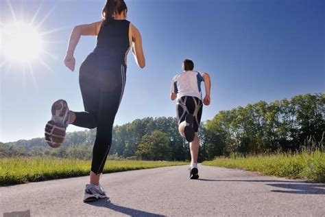 老刺激了 跑步分泌的多巴胺仅次于谈恋爱|跑步|多巴胺_新浪新闻