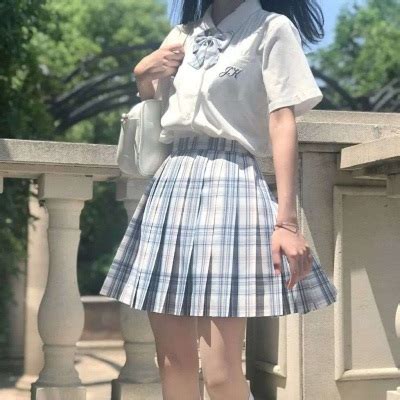 半身头像女生裙子温柔