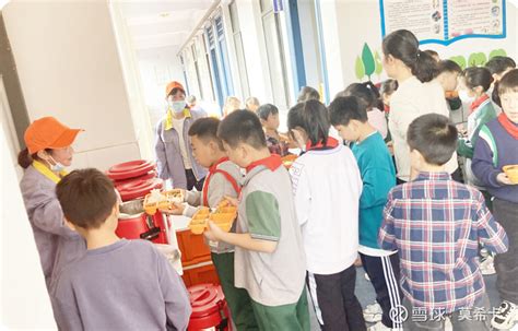 各地美食汇集教学楼，这场“饕鬄盛宴”让学生领略中华美食魅力__财经头条