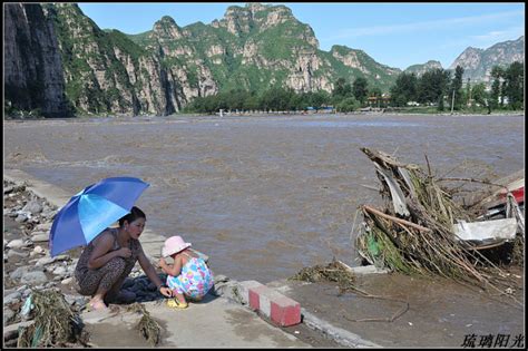 京南方圆：2012年7月22日十渡大洪水实况（十渡桥附近拍摄）