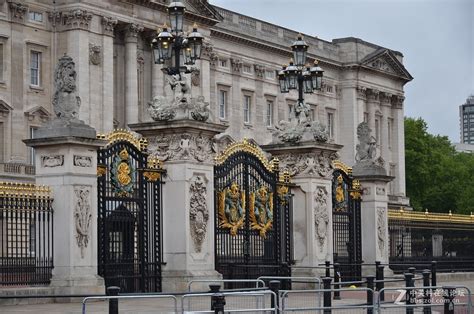 白金汉宫世界五大宫之一，是最受瞩目的宫殿之一_腾讯视频