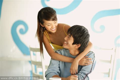 夫妻之间的图片
