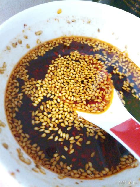 【辣椒油的做法步骤图，辣椒油怎么做好吃】安507_下厨房