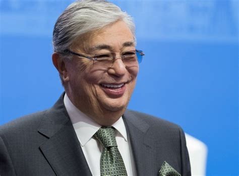 托卡耶夫宣誓就职哈萨克斯坦总统_凤凰网