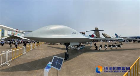 最新款大型无人机“彩虹-6”首次亮相航展