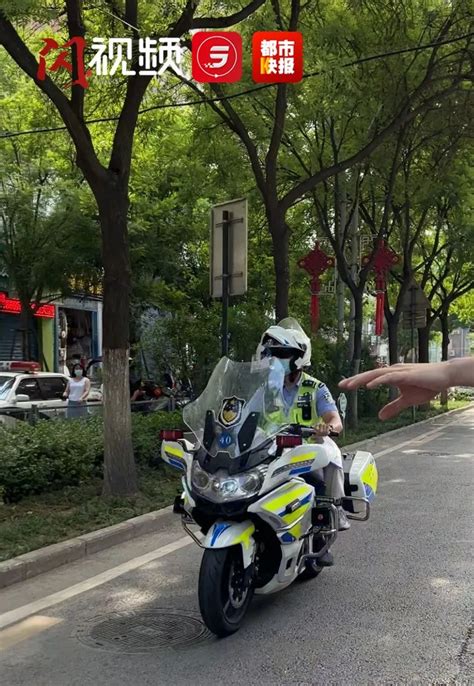 合肥一考生跑错考场上了高速 警方快速反应接力送达_新闻频道_中国青年网