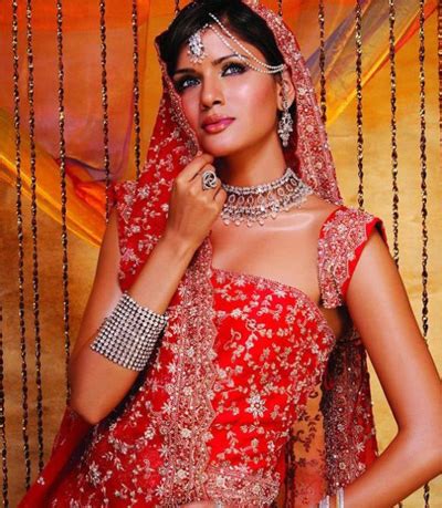 印度卖妻习俗引官方介入 年轻美艳新娘仅售几百元_旅游_环球网