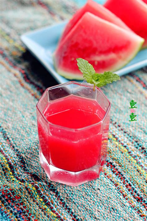 【图文】西瓜汁的做法_西瓜汁的家常做法_西瓜汁怎么做好吃_做法步骤,视频_清凉西瓜汁-美食天下