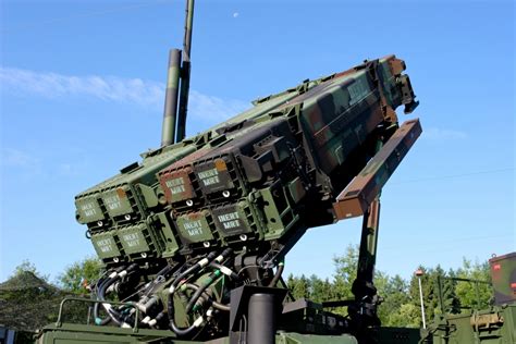 俄罗斯展示最新型松树R短程防空导弹系统