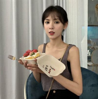 张予曦头像甜美女生动漫