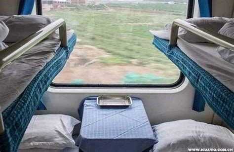 火车的“软卧”和“硬卧”，到底有何差别？网友：风景大不同_车厢_房间_人群