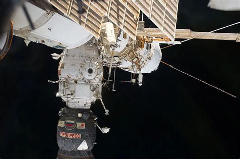 国际空间站的俄罗斯“星辰”号服务舱发生少量冒烟情况 - 神秘的地球 科学|自然|地理|探索