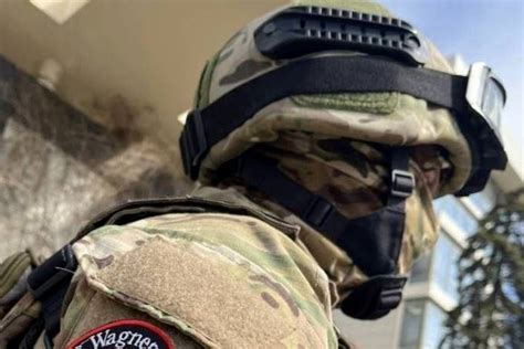俄罗斯记者发现乌军撤退遗留国际禁用地雷_凤凰网视频_凤凰网