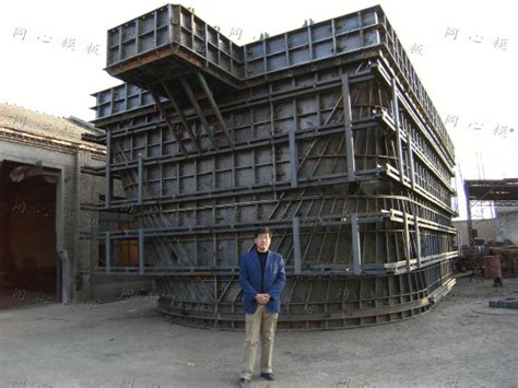 四川钢模板厂-异型钢模-桥梁圆柱钢模板生产厂家-成都来鑫集团