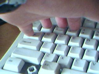 《魔兽争霸3》操作键盘手型与技巧_游戏电子竞技-中关村在线