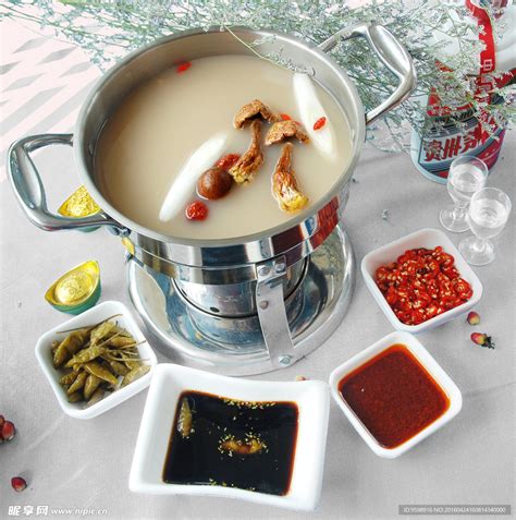 【菌菇火锅的做法步骤图，菌菇火锅怎么做好吃】海燕的手艺_下厨房