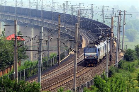 大秦铁路：4月货物运输量完成3061万吨，同比减少8.82%|界面新闻