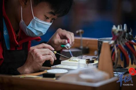 珠宝加工项目国家集训队首次选拔 考验选手对精细的把控-广州南华工贸高级技工学校官网