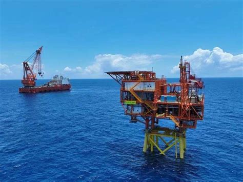 中国建造亚洲最大海上石油生产平台“恩平15-1”投用_凤凰网视频_凤凰网