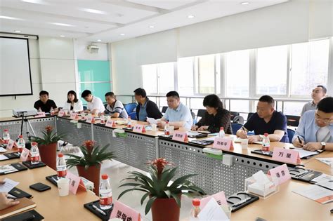 汉阳区委统战部、区工商联召开民营企业建设座谈会