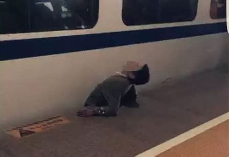 南京南站一年轻男子被高铁列车卡住身亡!官方通报详情-大河新闻