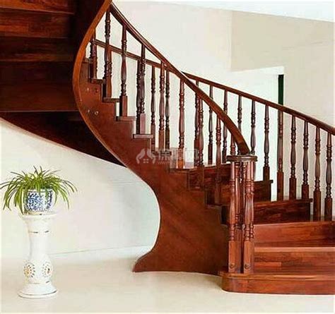 室内旋转楼梯价格多少 旋转楼梯尺寸多少合适 - 装修保障网