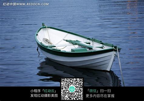 湖上的小木船高清图片下载_红动中国