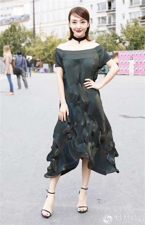 姜尘巴黎时装周首秀 品牌邀请唯一中国女演员_凤凰时尚