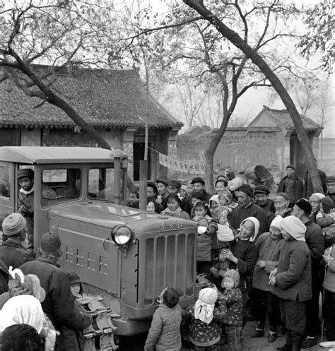 61年前珍贵视频！揭秘新中国第一台“东方红”拖拉机_凤凰网
