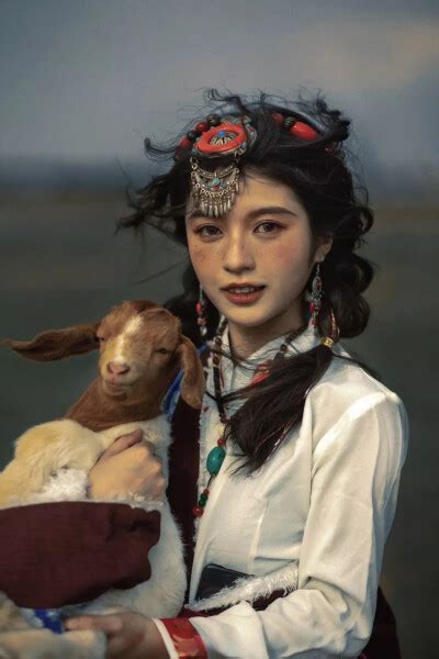 藏族头像女生温柔