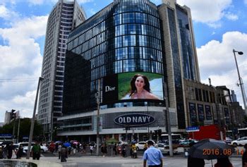 阿迪达斯上海南京东路东方商厦LED屏广告投放案例-新闻资讯-全媒通