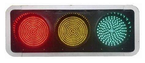 交通信号灯大全及图解 交通信号灯红灯亮时