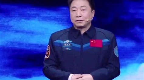 组图：航天英雄杨利伟被授予少将军衔--服务器频道-至顶网