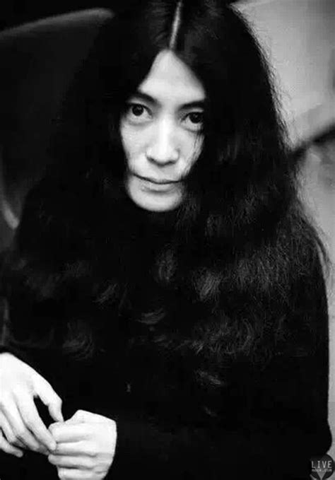 1933年2月18日小野洋子出生 - 历史上的今天