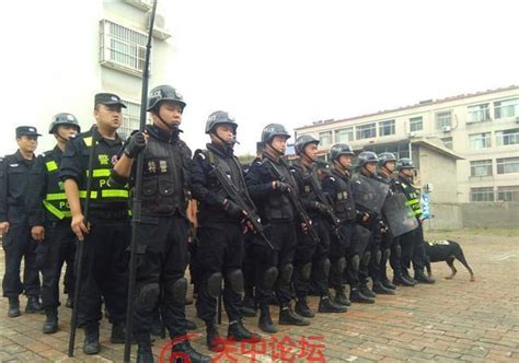 陕西白水县公安局巡特警大队开展紧急集结拉动演练(组图)-特种装备网