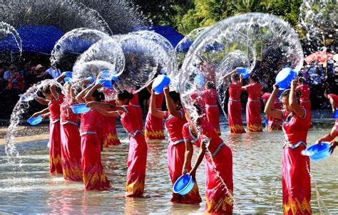 泼水节：傣族的文化魅力|傣族|文化|佛教_新浪新闻