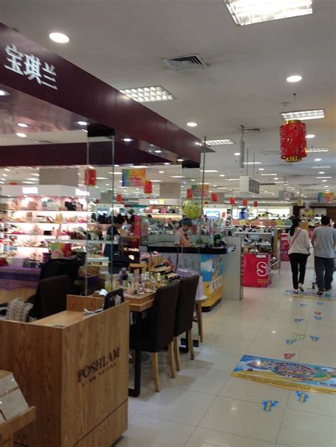 济南超市现节日购物潮收费口太少一早就排长队_联商网