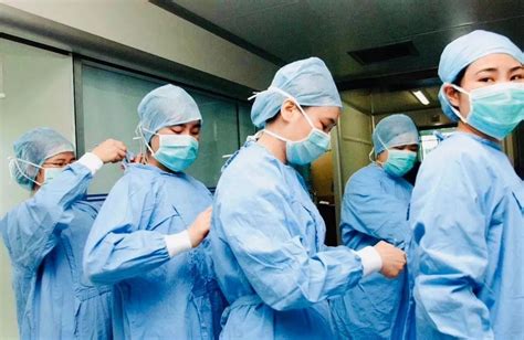 陶勇医生倒在血泊后，83岁的钟南山院士奔赴武汉……_凤凰网