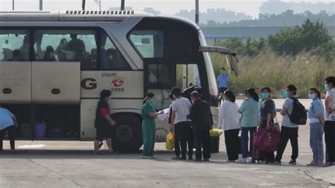 来自广州438名隔离人员解除隔离离开新兴 踏上温暖回家路 - 新兴资讯 21CCNN网站